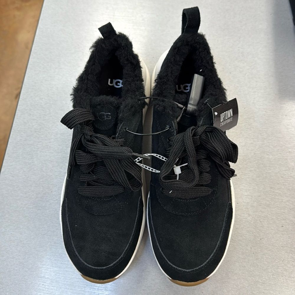 NWOT Ugg sneaker